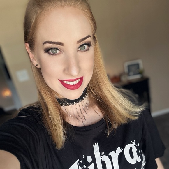 Meet your Posher, Sophie - Picture 1 of 1